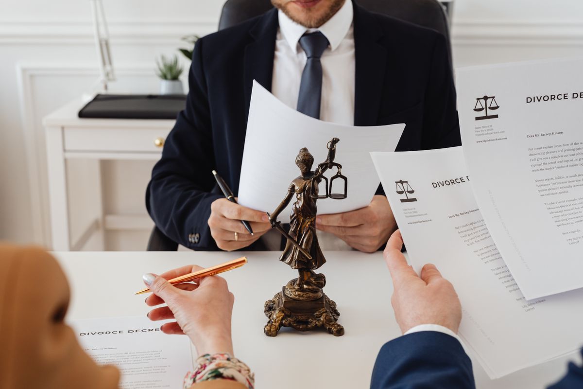 Lire la suite à propos de l’article Les questions essentielles à poser lors d&rsquo;une consultation avec un avocat