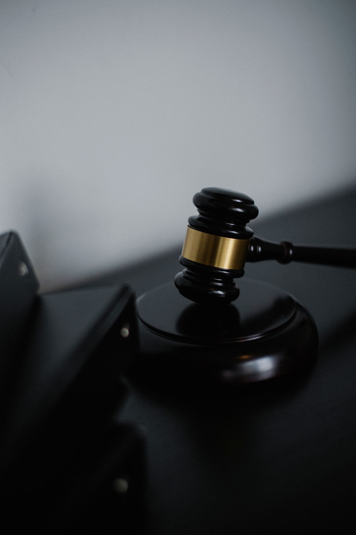 Lire la suite à propos de l’article Convocation à la police ou garde à vue : pourquoi contacter un avocat pénaliste ?